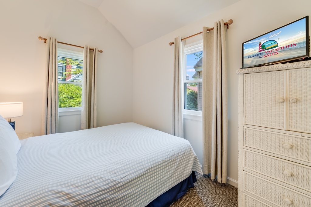 Bedroom also has a Queen Bed.