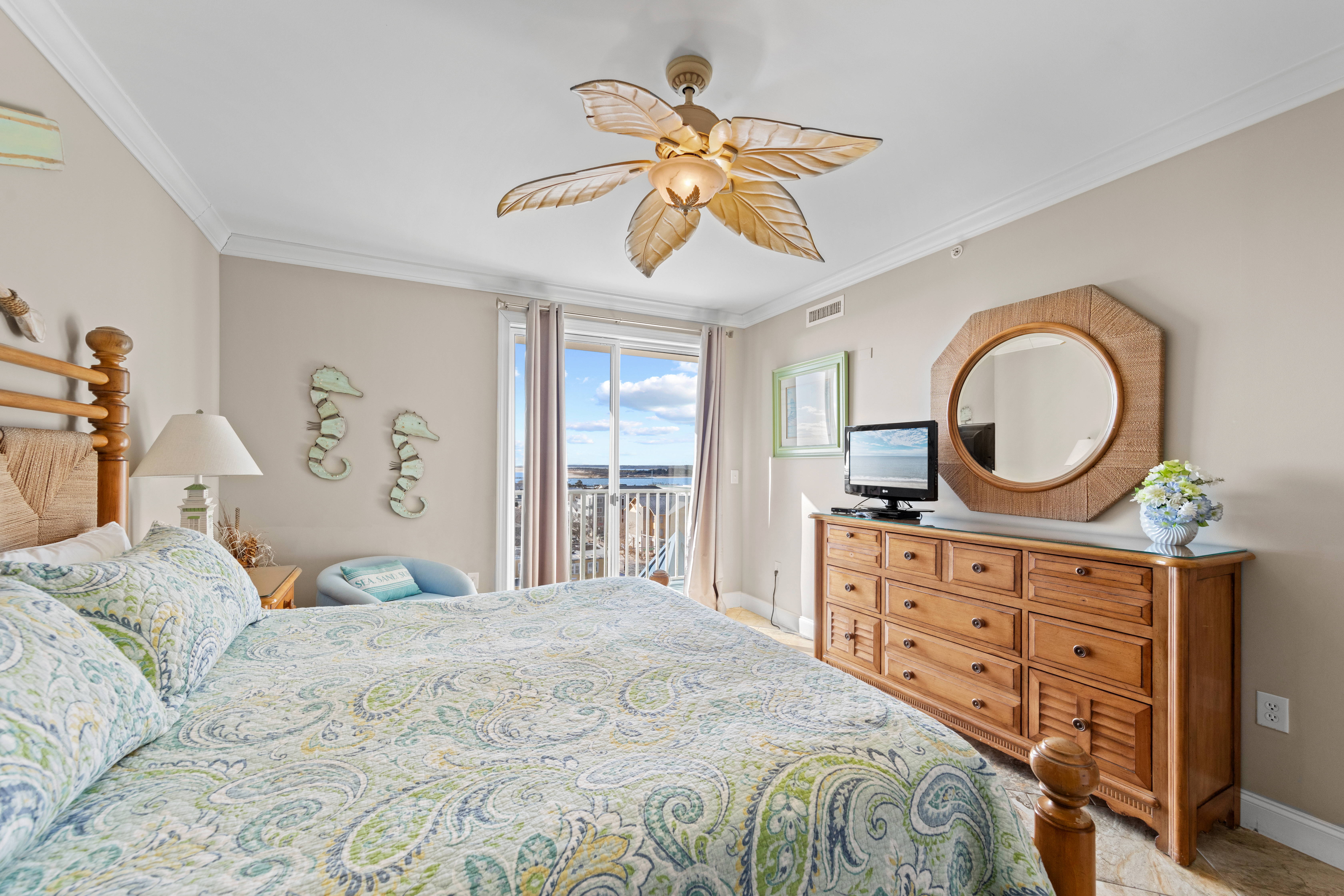 And Private Balcony access!