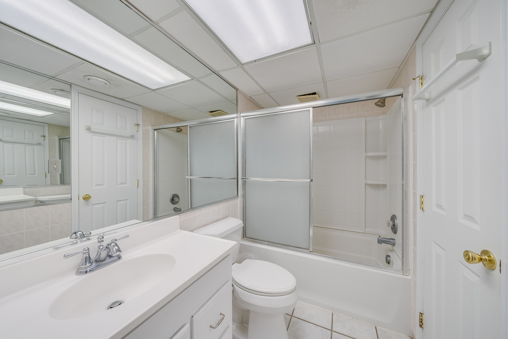 You'll love the Shower/Tub Combo in the Bathroom!