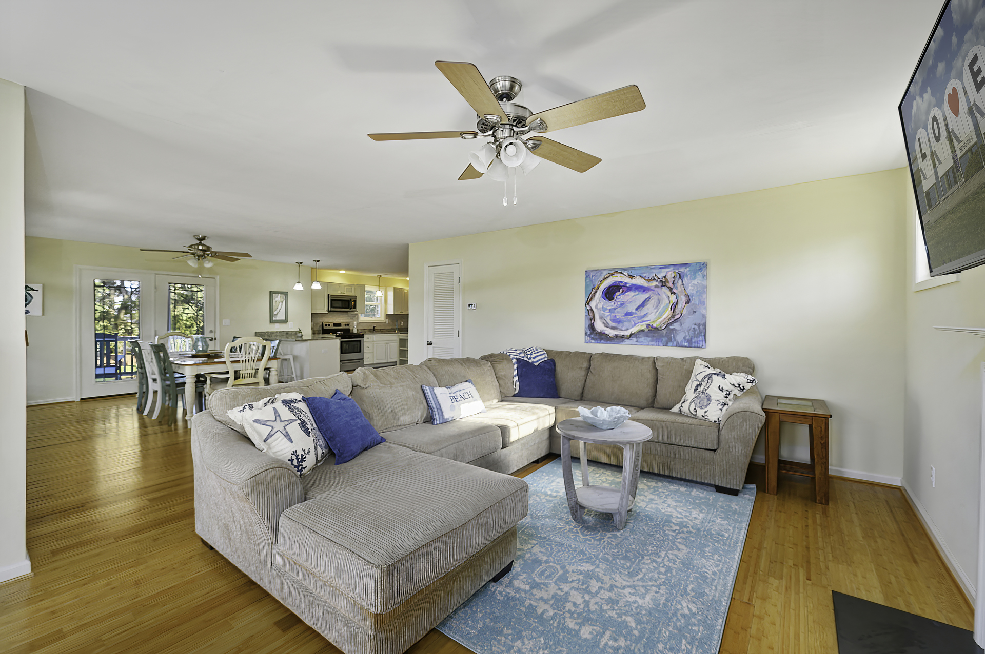 Relax in the Living Area with Flat Screen Streaming TV and Free WiFi.