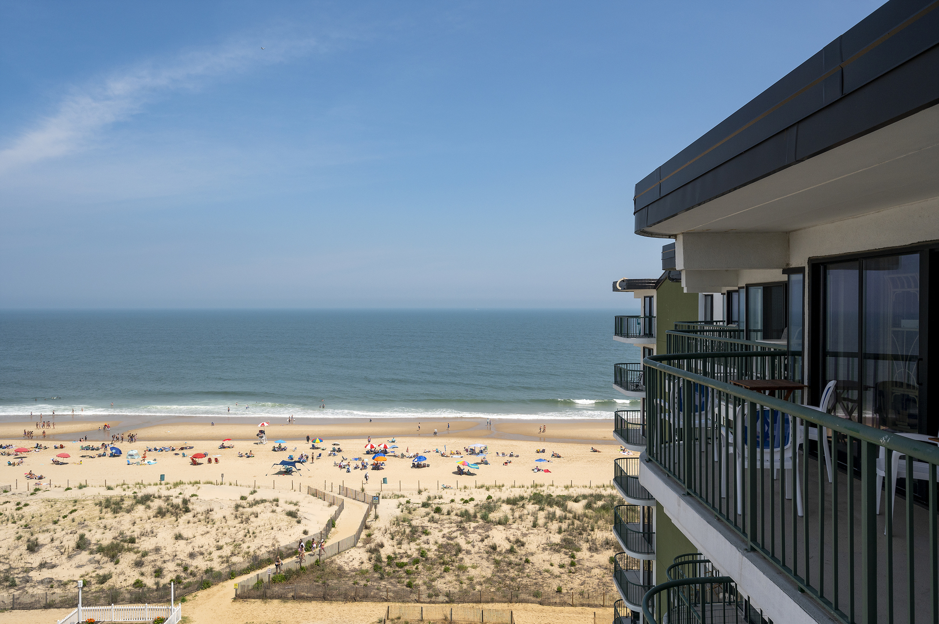 Summer Beach 807 - The only thing missing is YOU!