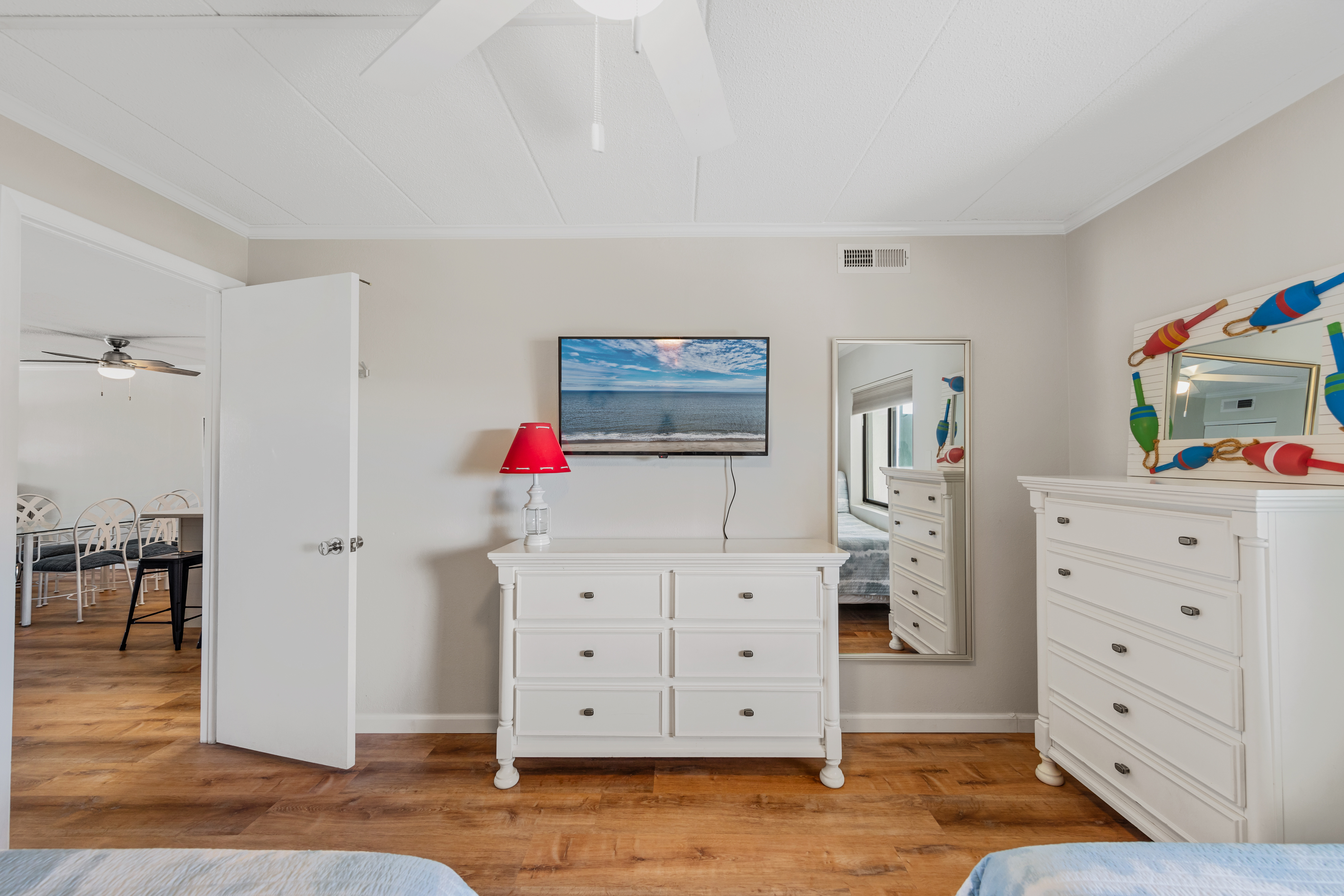 Relax after a fun-filled beach day and enjoy the Flat Screen TV.