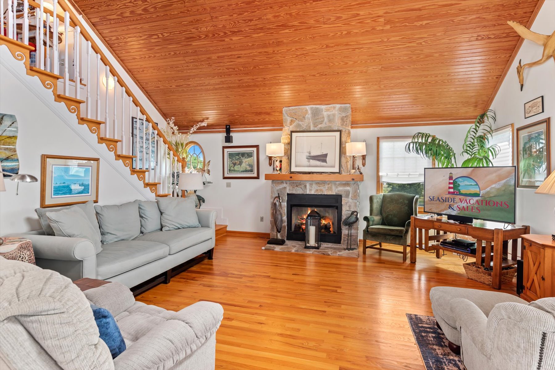 The spacious Home sleeps 10 more than comfortably.