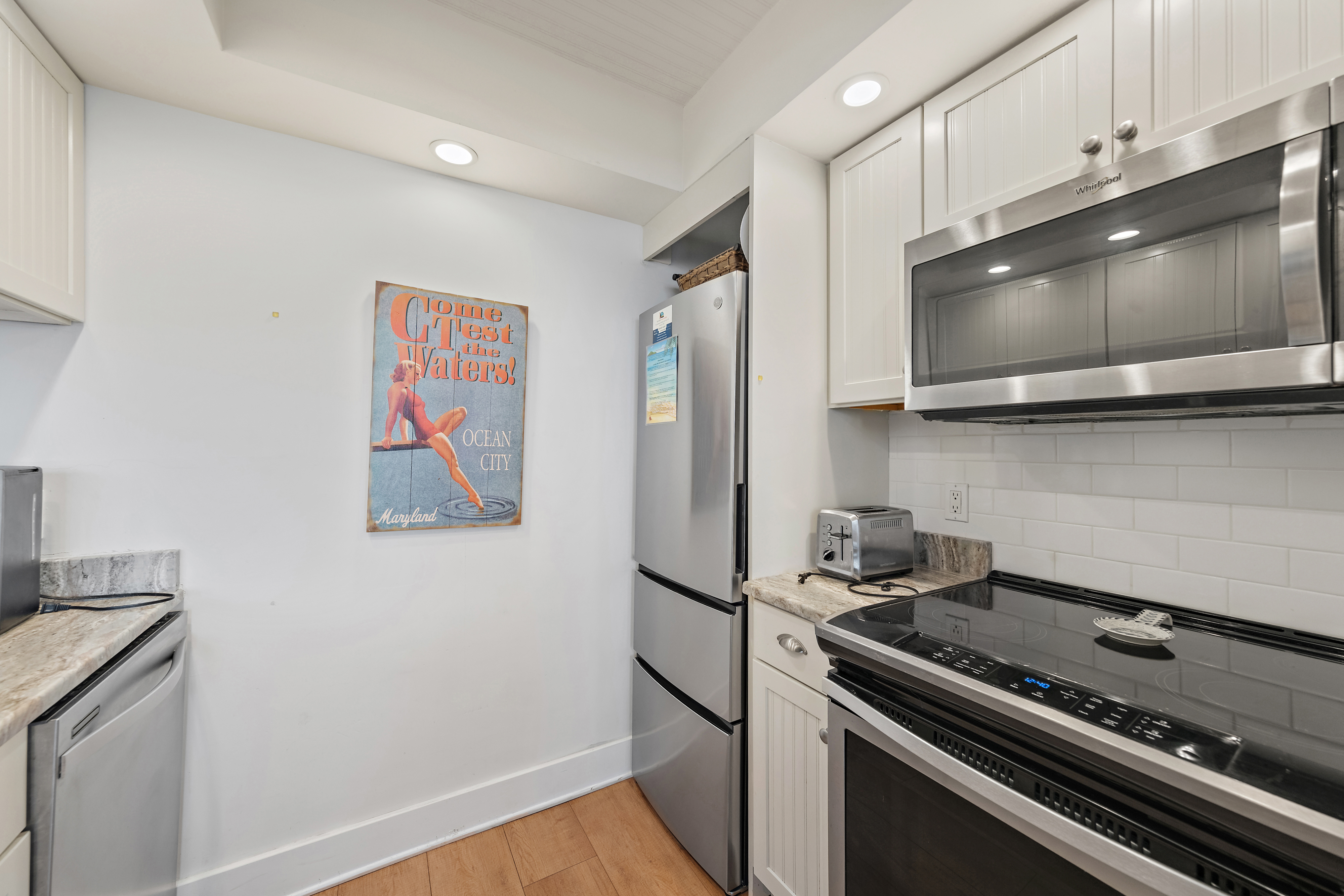 This fully equipped kitchen is sure to delight the chef in your family