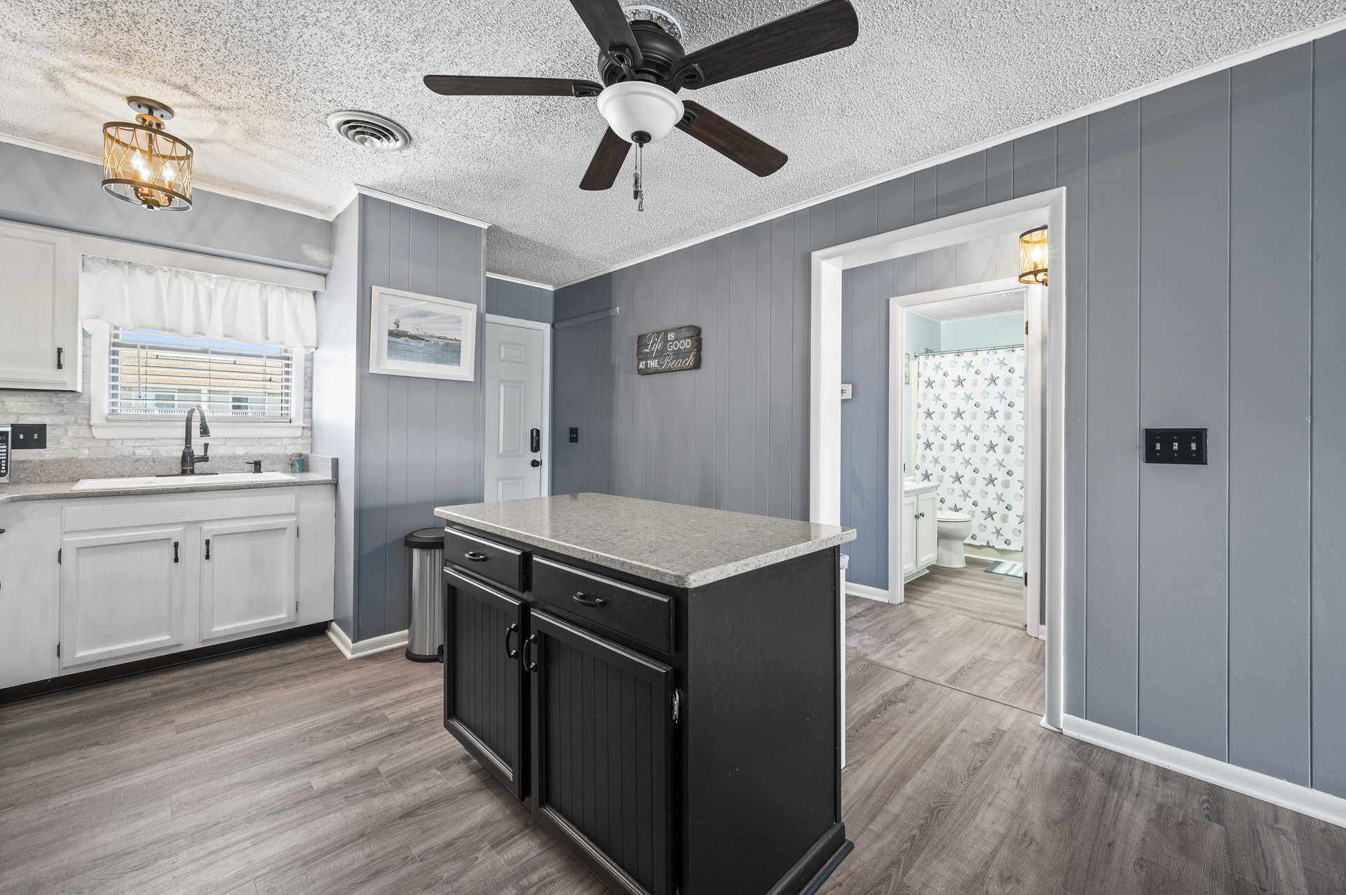 Wonderful Open Layout perfect for spending time together.