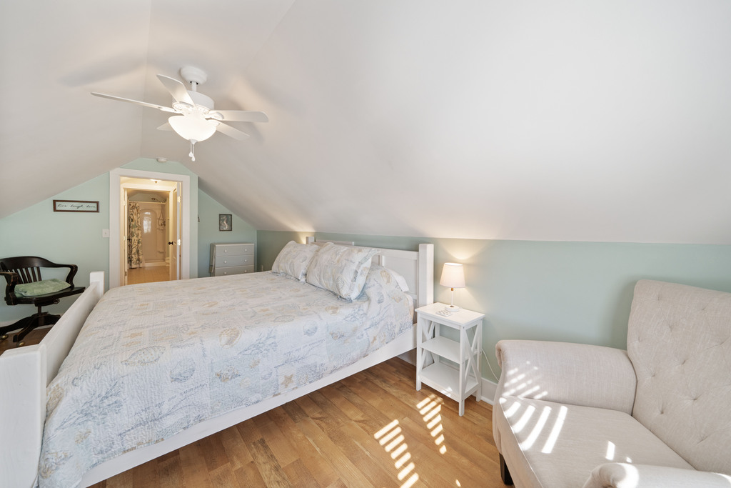 The Shell Hunter | Photo 37