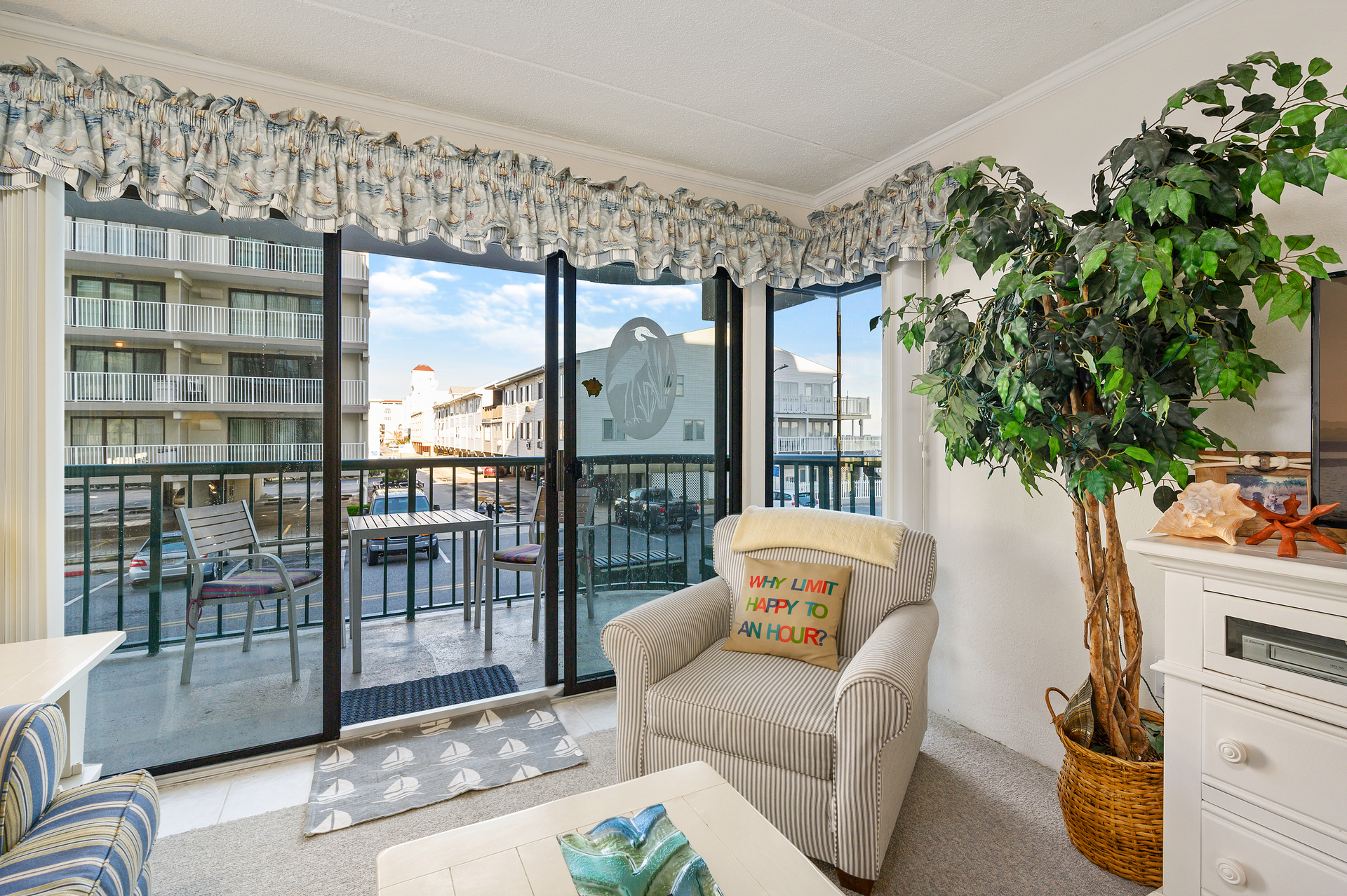 Enjoy the natural light beaming in and take in the views with wrapping windows