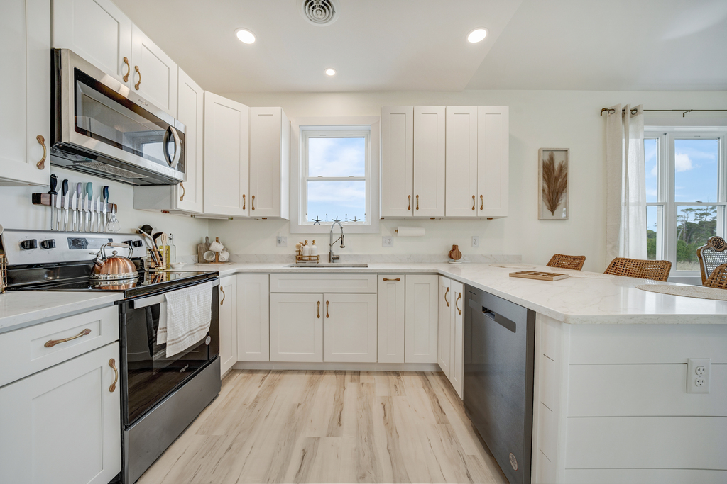 The Suncatcher is tucked on a quiet street in Oyster Bay II.