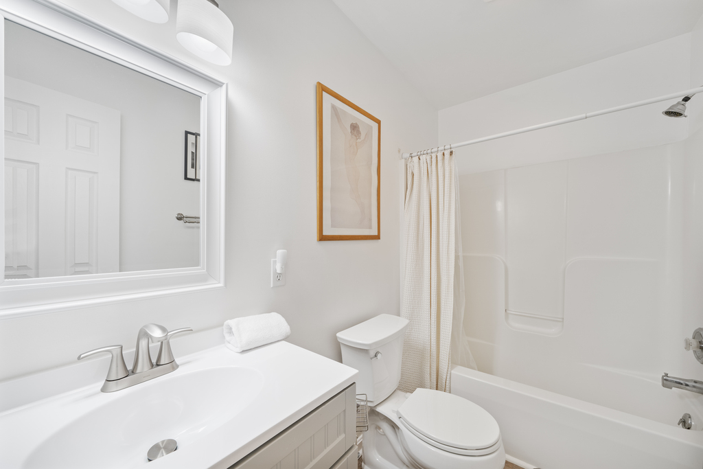 A 2nd Full Bath is just off the Living Area.