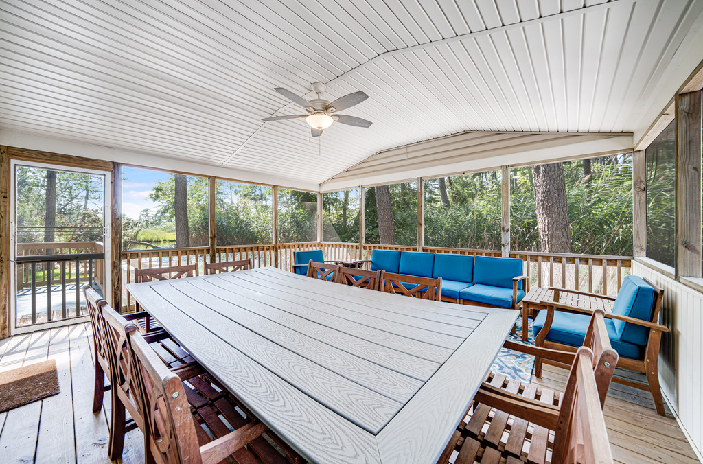 Whip up some Fresh Local Seafood, and listen to the Tree Frogs sing!