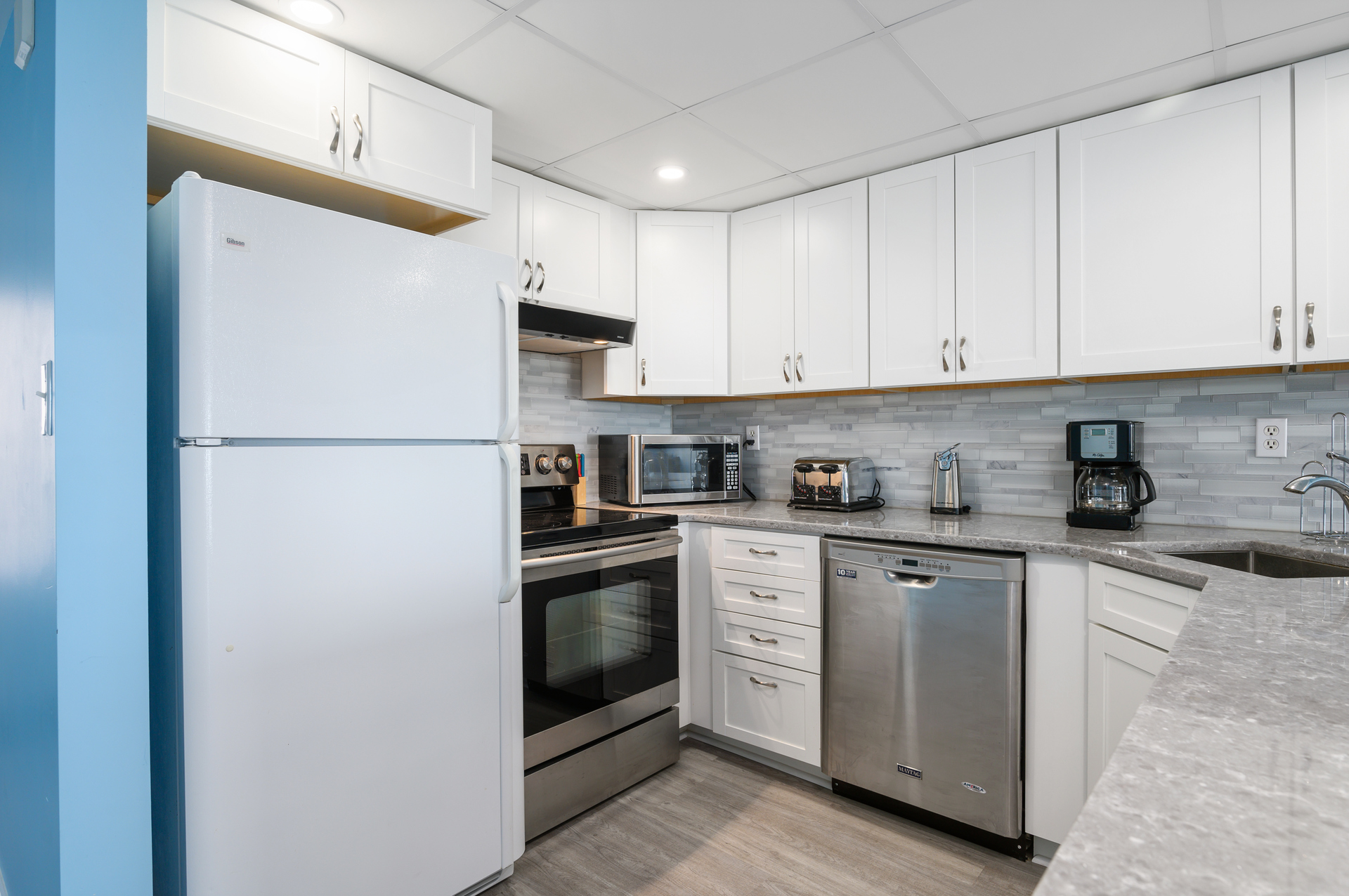 The Chef in the family will love the wide open, well stocked Kitchen.