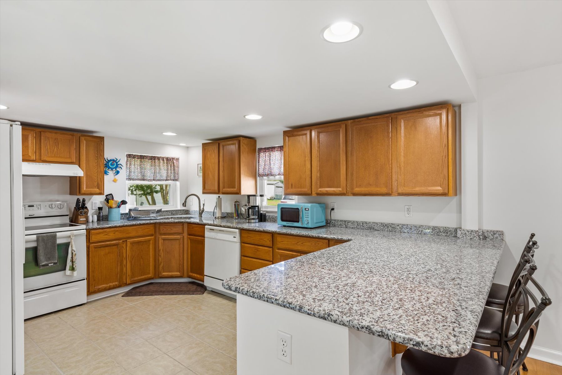 The Chef in your family will adore the huge Kitchen.
