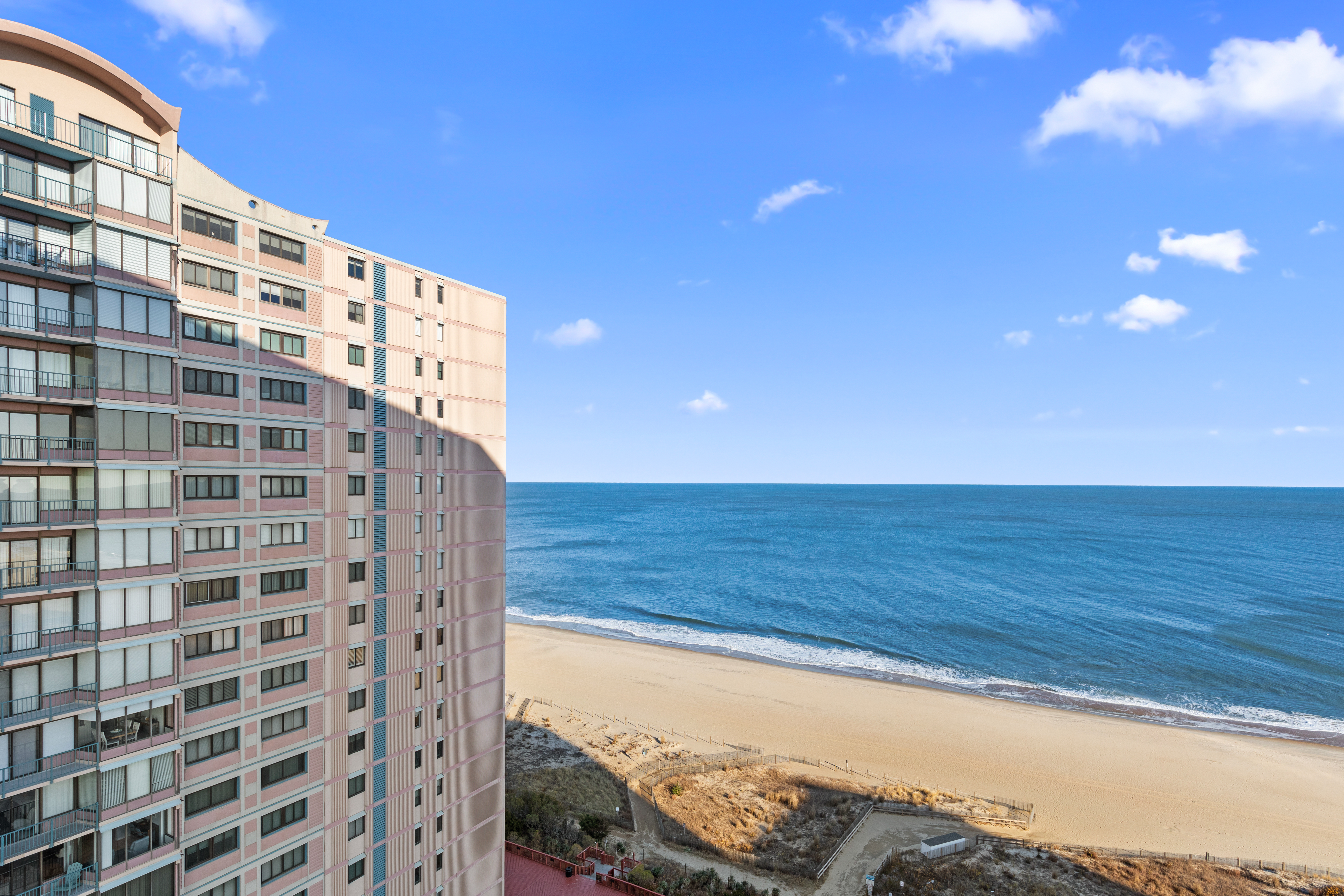 Golden Sands 1401 - You, me and the Sea!