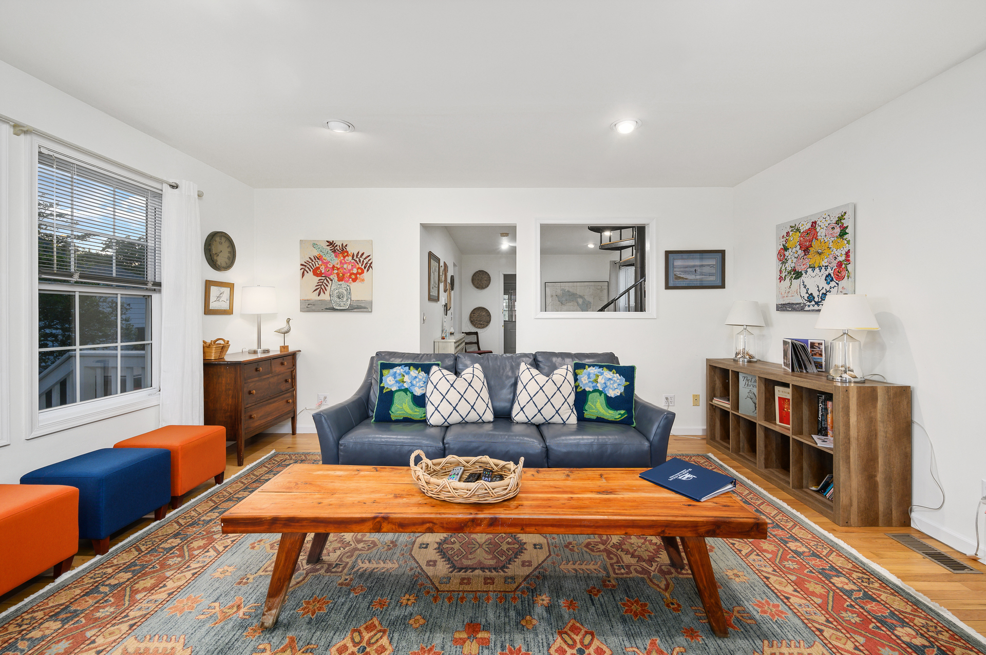 Beautiful Living Area perfect for kicking back after a fun-filled day at Assateague National Seashore.