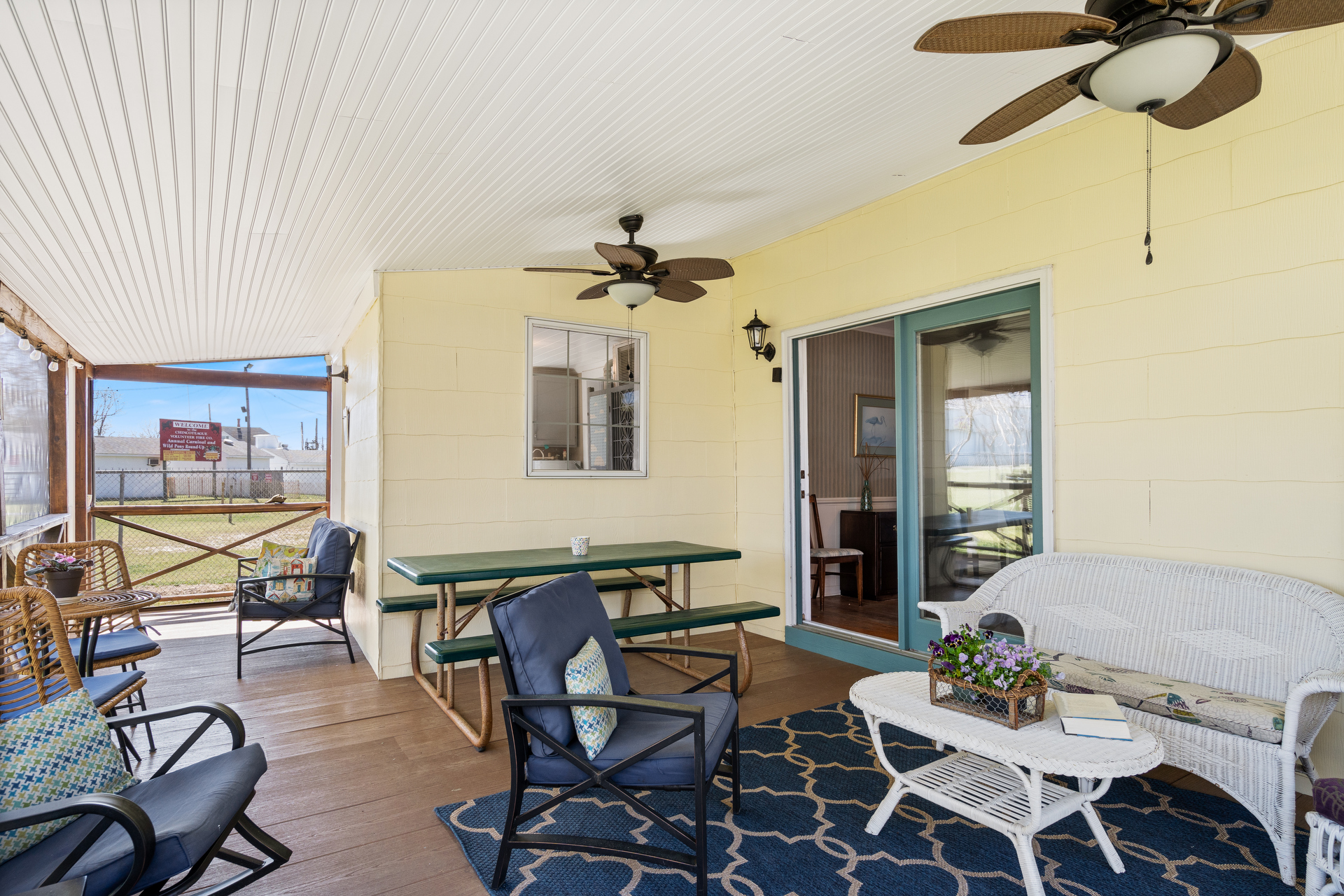 The perfect place to hang with family and enjoy some crabs.