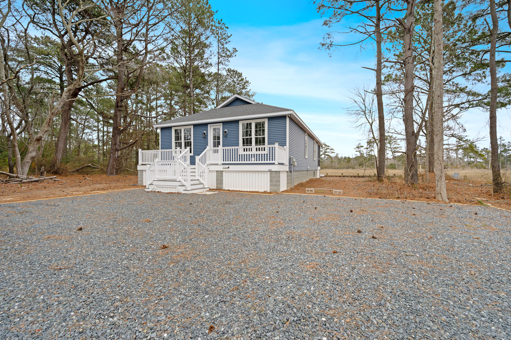 Huge Driveway with parking for 4 vehicles.
