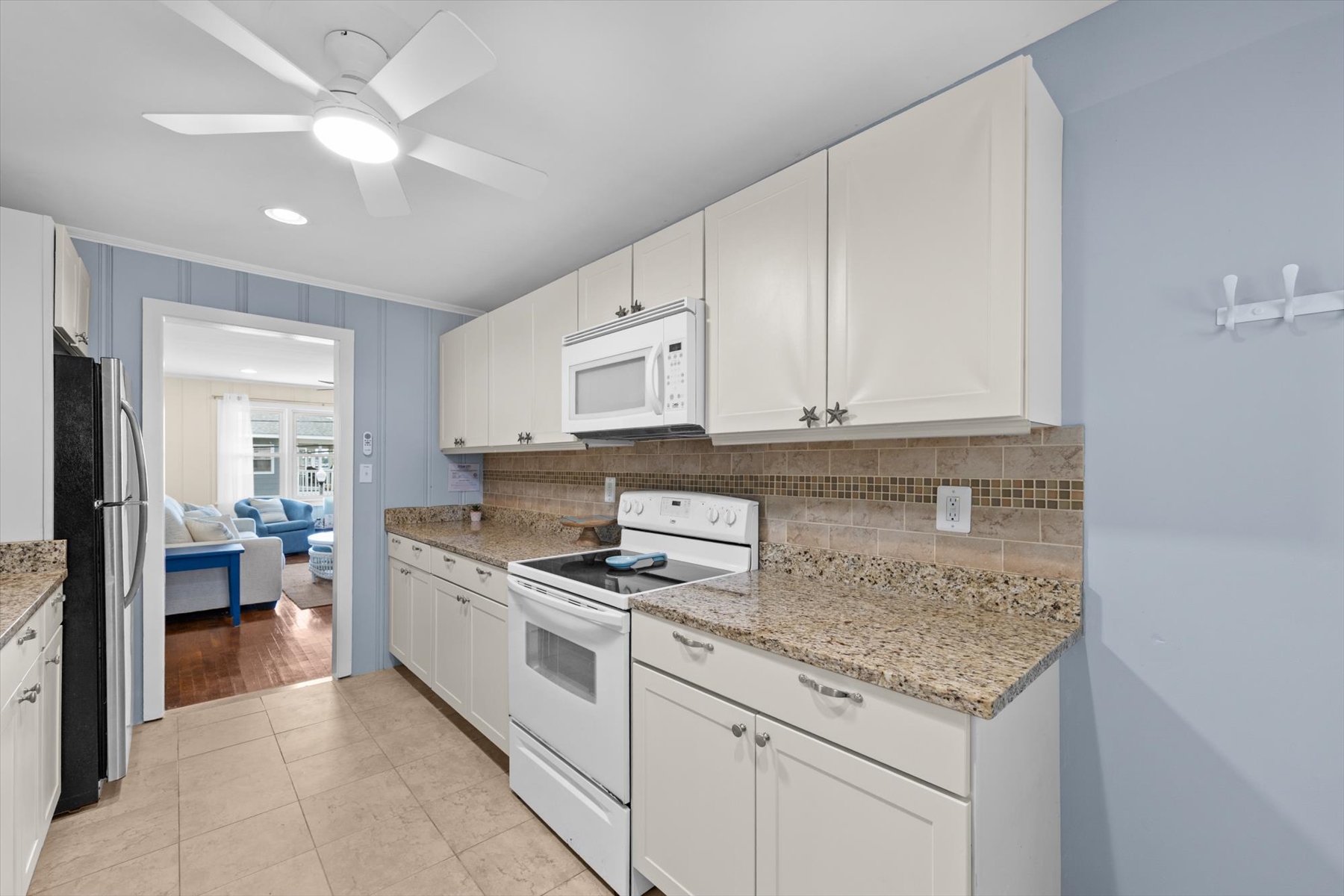 11-808 St Louis Ave #3-11