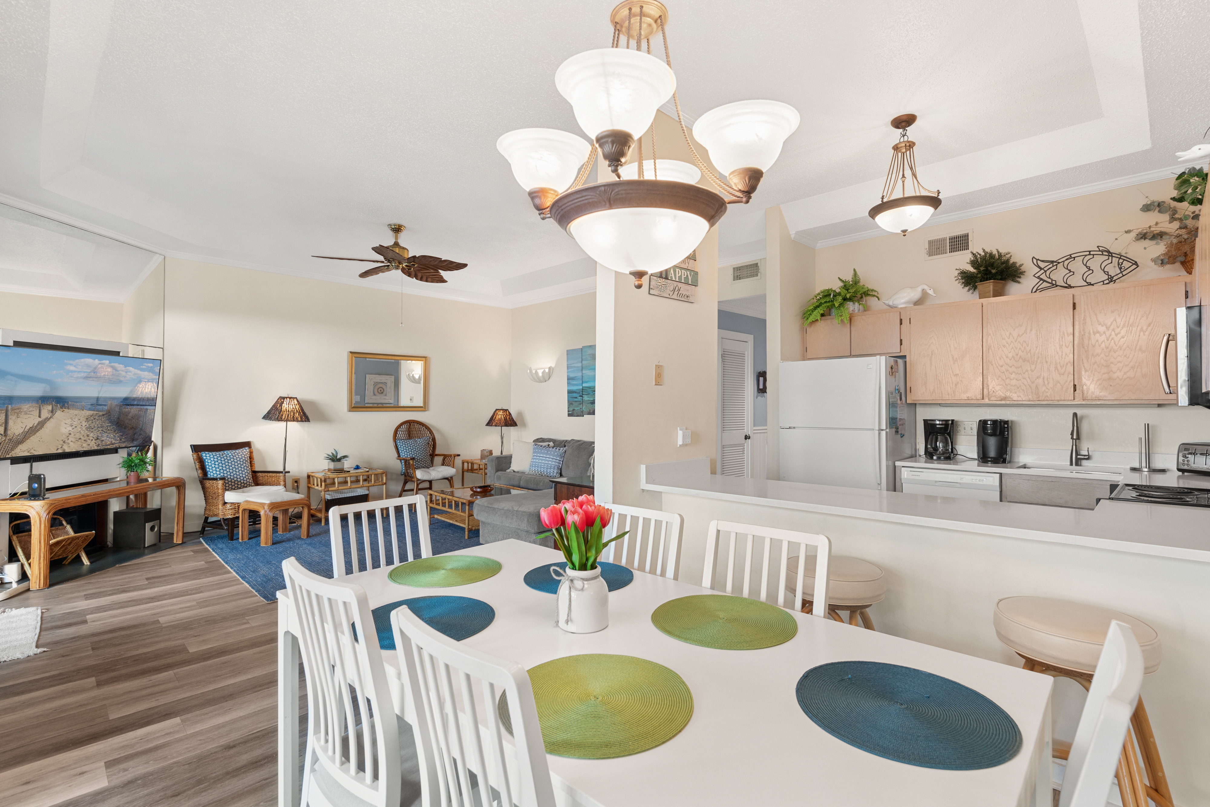 With a wonderful Open Layout, you can spend time with those who matter most without ever feeling crowded.