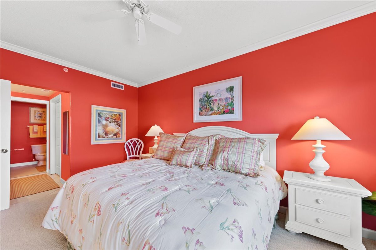 Sink into the Cozy King Bed to Relax!