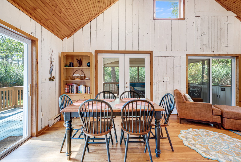 We just adore Utter East's high ceilings and warm wood throughout.