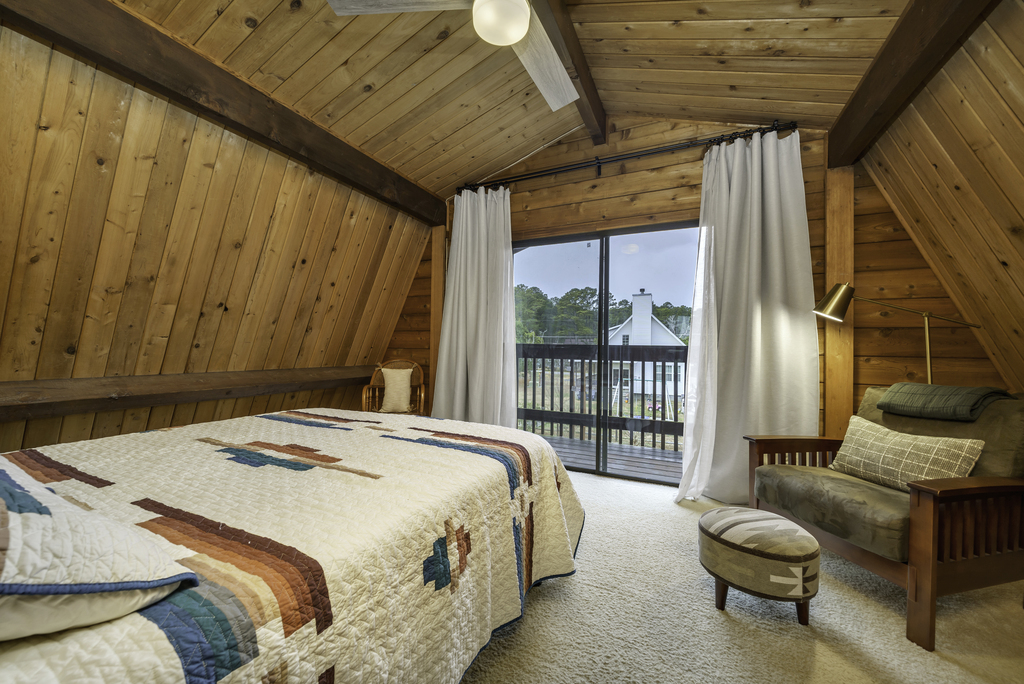 Lovely Views and a comfy Queen Bed.