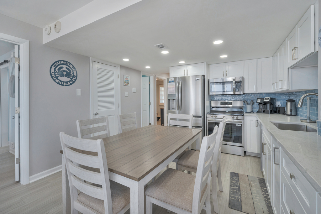 There is plenty of seating for the whole family to enjoy a warm, home cooked meal.