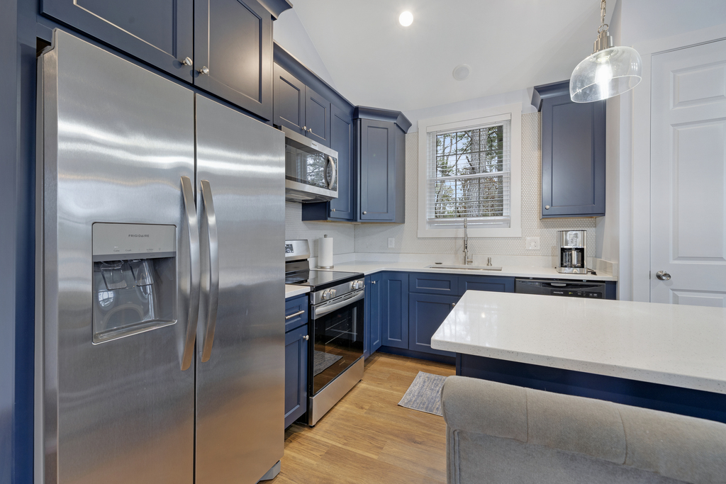 Stainless Appliances and all the comforts of home.