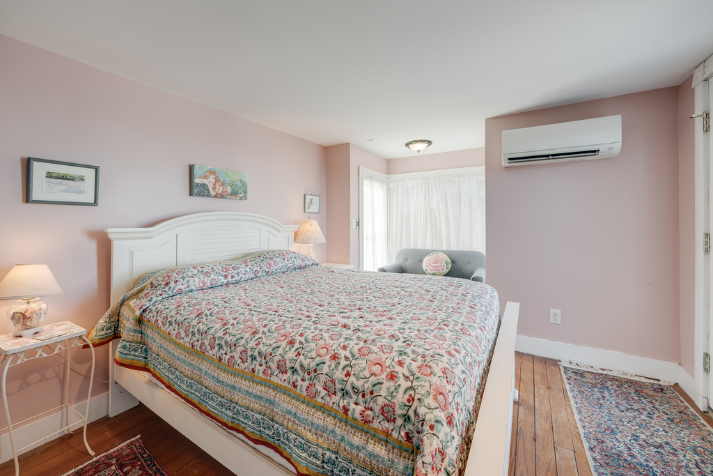Pretty in pink, Bedroom 3 has a Queen Bed.
