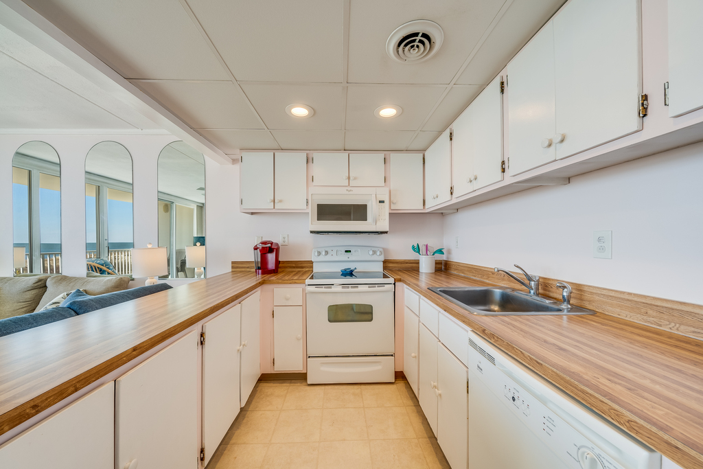 The fully stocked kitchen has everything you need.