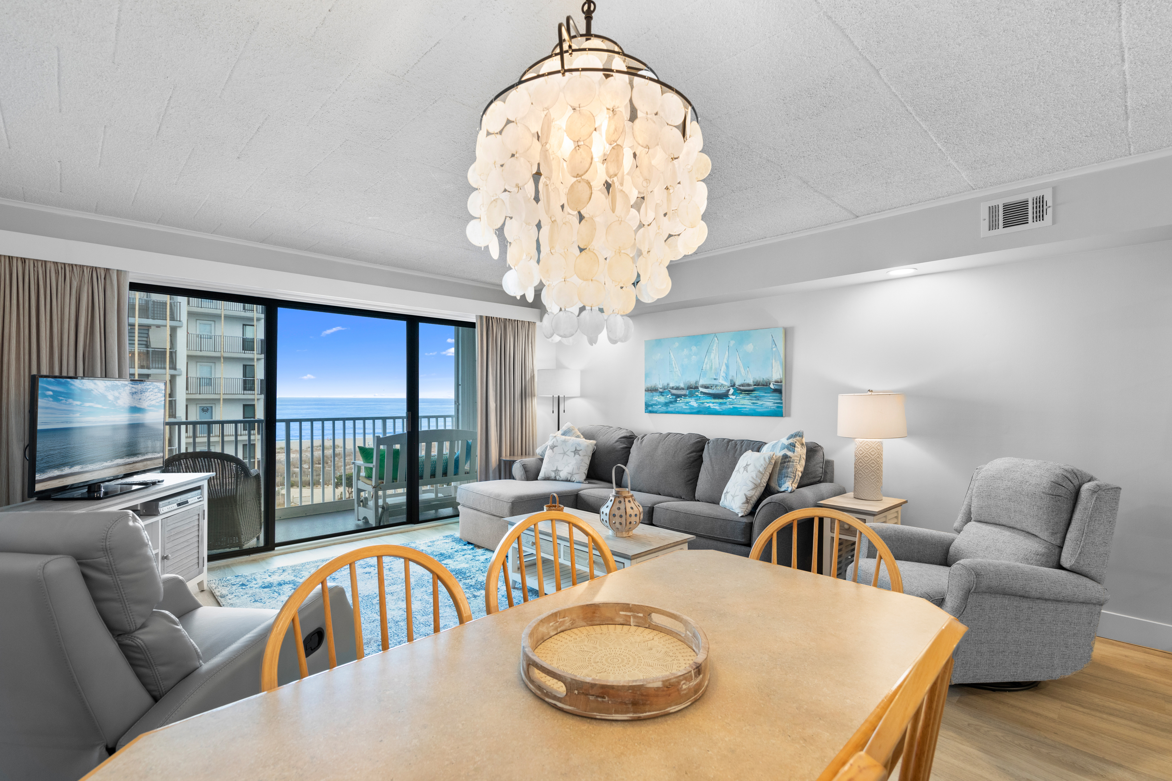 Dine in the comfort of the Dining Area, or grab a quick bite before hitting the Beach at the Breakfast Bar