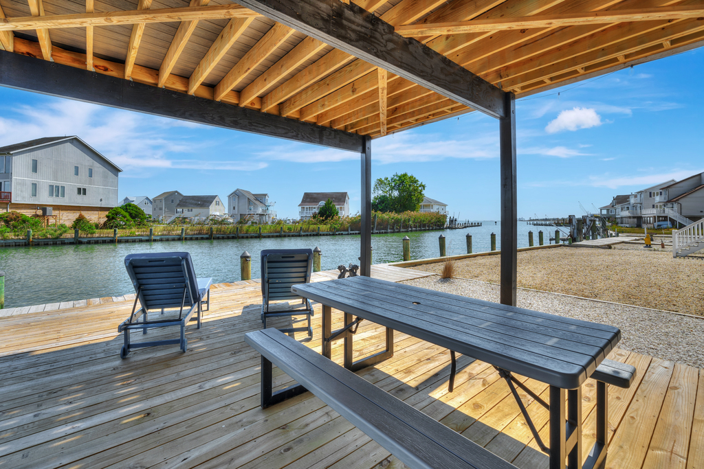 Enjoy some Fresh Local Crabs - which hopefully you caught!