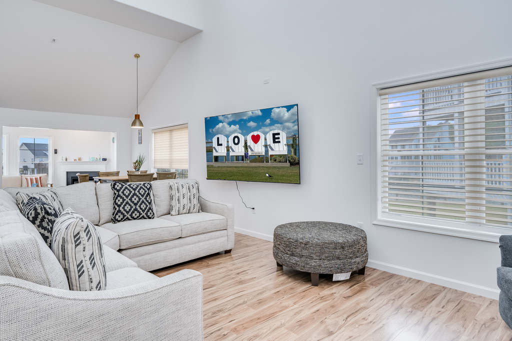 Relax in the luxurious Living Area with Free WiFi and Flat Screen TV.