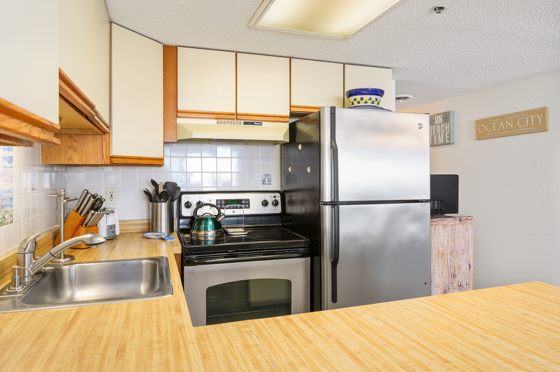 Beautiful Stainless Steel appliances make meal-time a breeze!