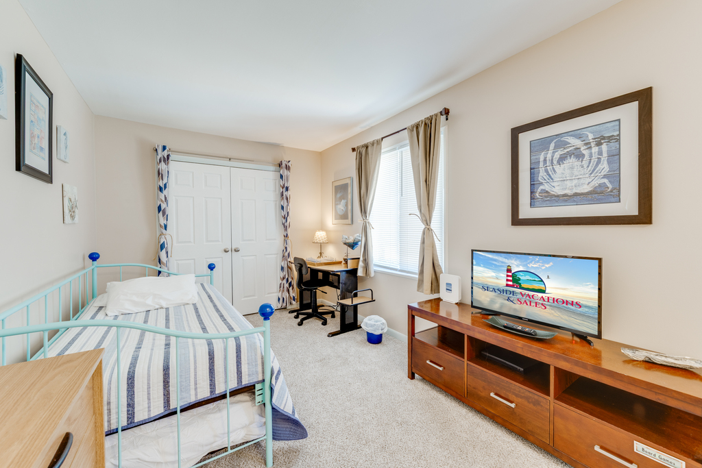 Bedroom 4 also has a Smart TV.