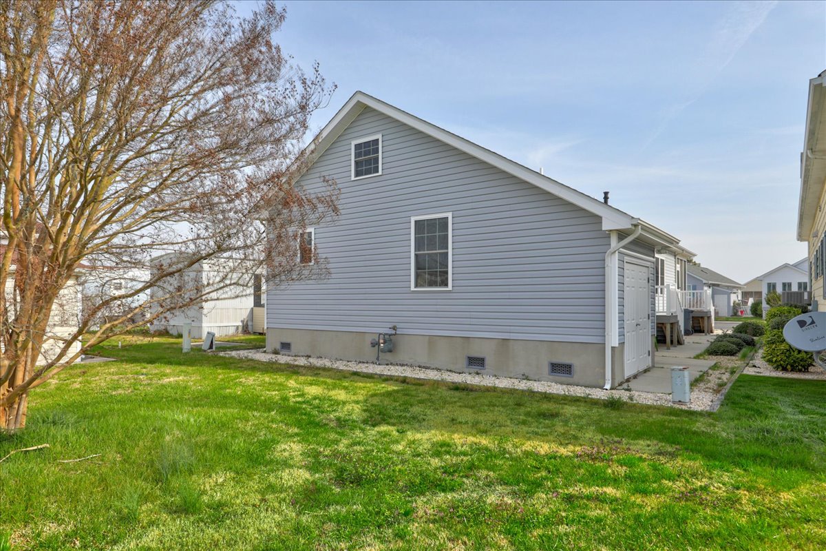 Plenty of space for the kids to play outdoors!