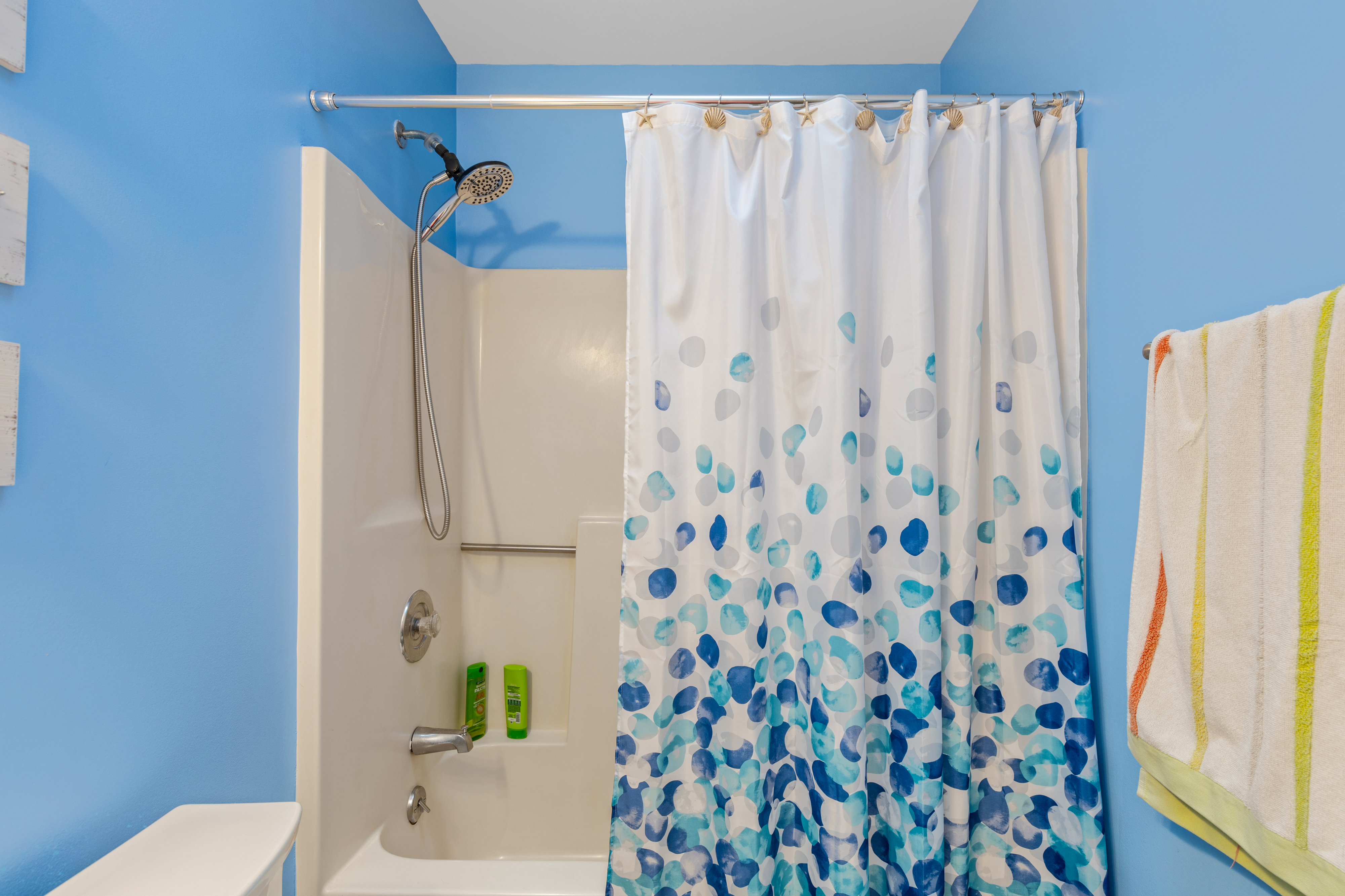 This Primary Bath has a Shower/Tub Combo.