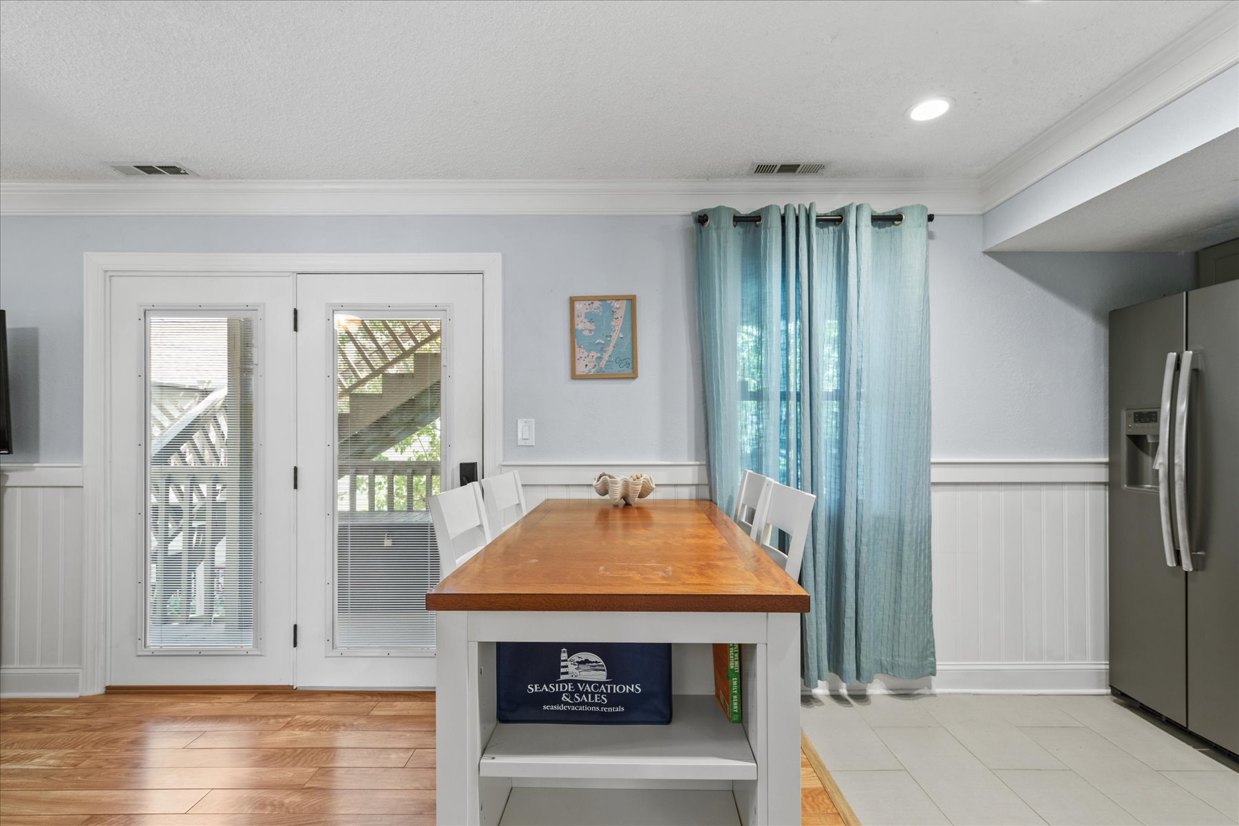 The Breakfast Bar is the perfect place for a quick snack before hitting the Beach.