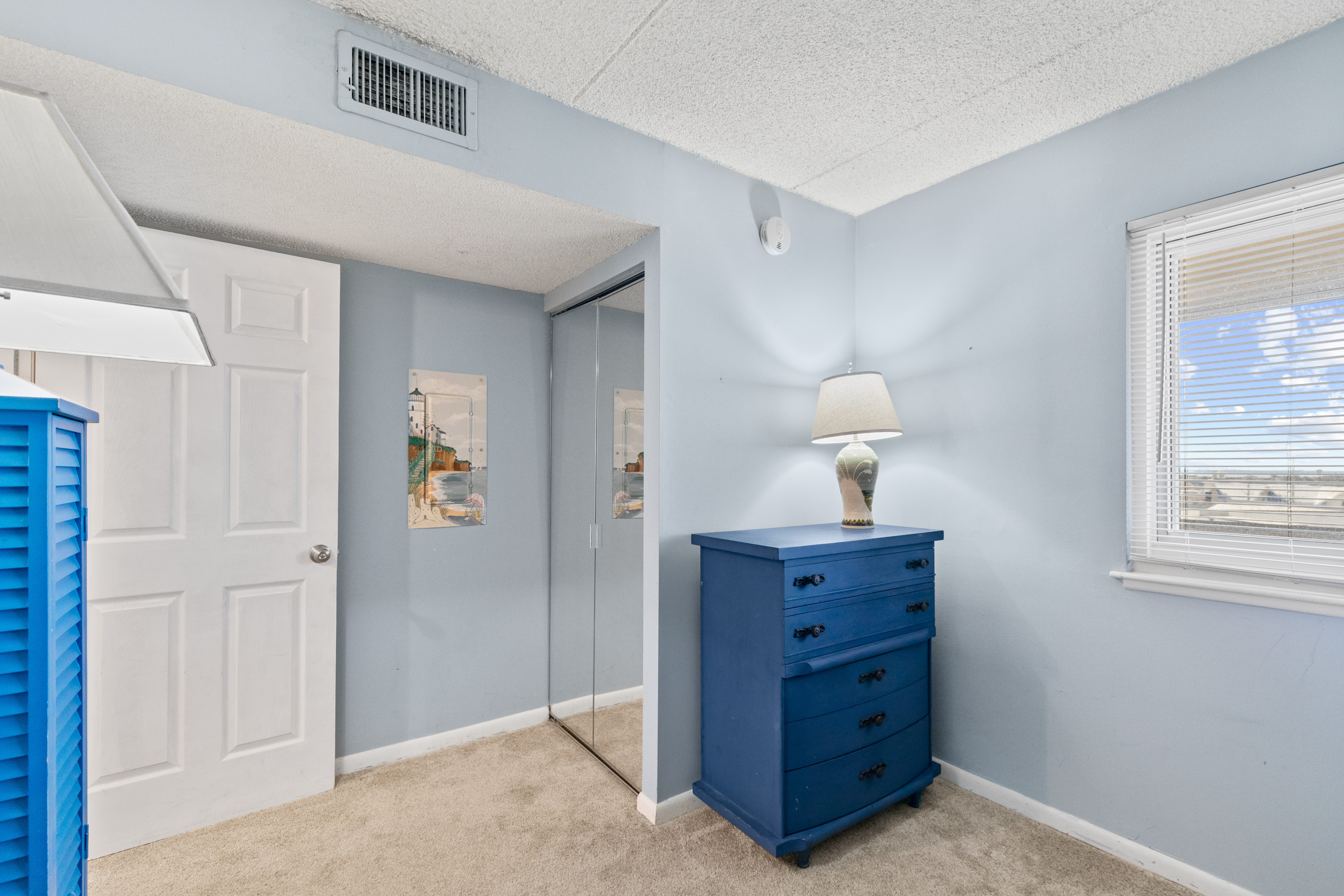 Plenty of Dresser space to Unpack!