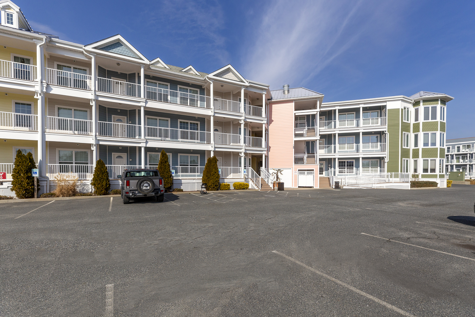 Sunset Bay is a short stroll to Downtown Main Street Shops, Restaurants, and more!