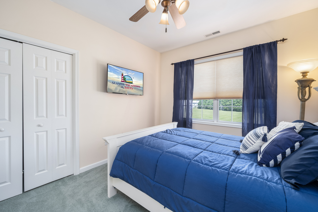 Flat Screen Smart TV.