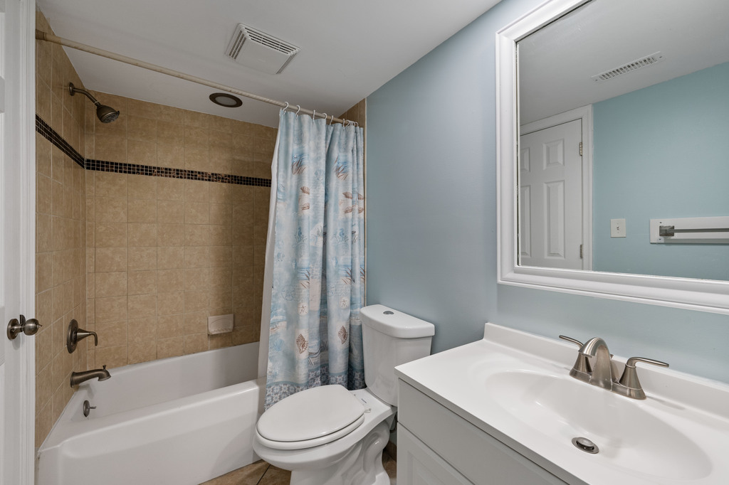 The Full Bath offers a Shower/Tub Combo.