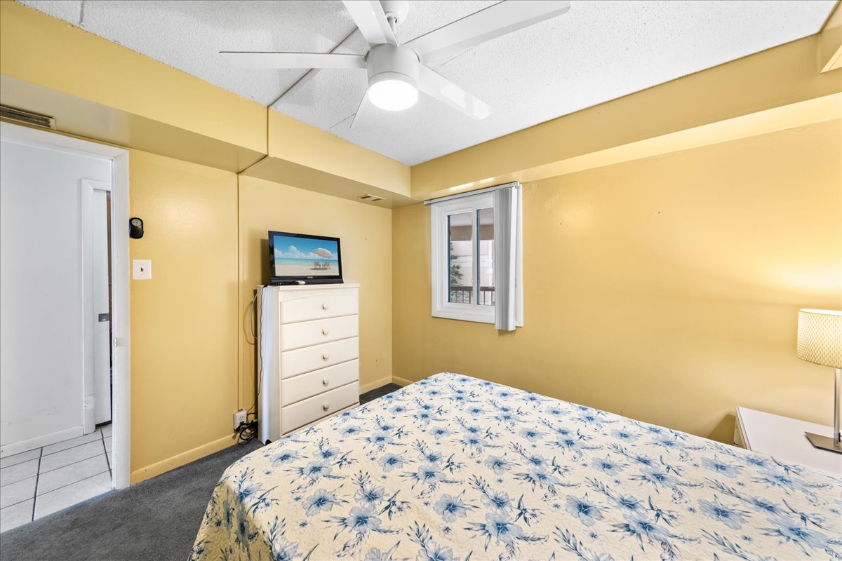 Cozy Up and enjoy the Flat Screen TV!