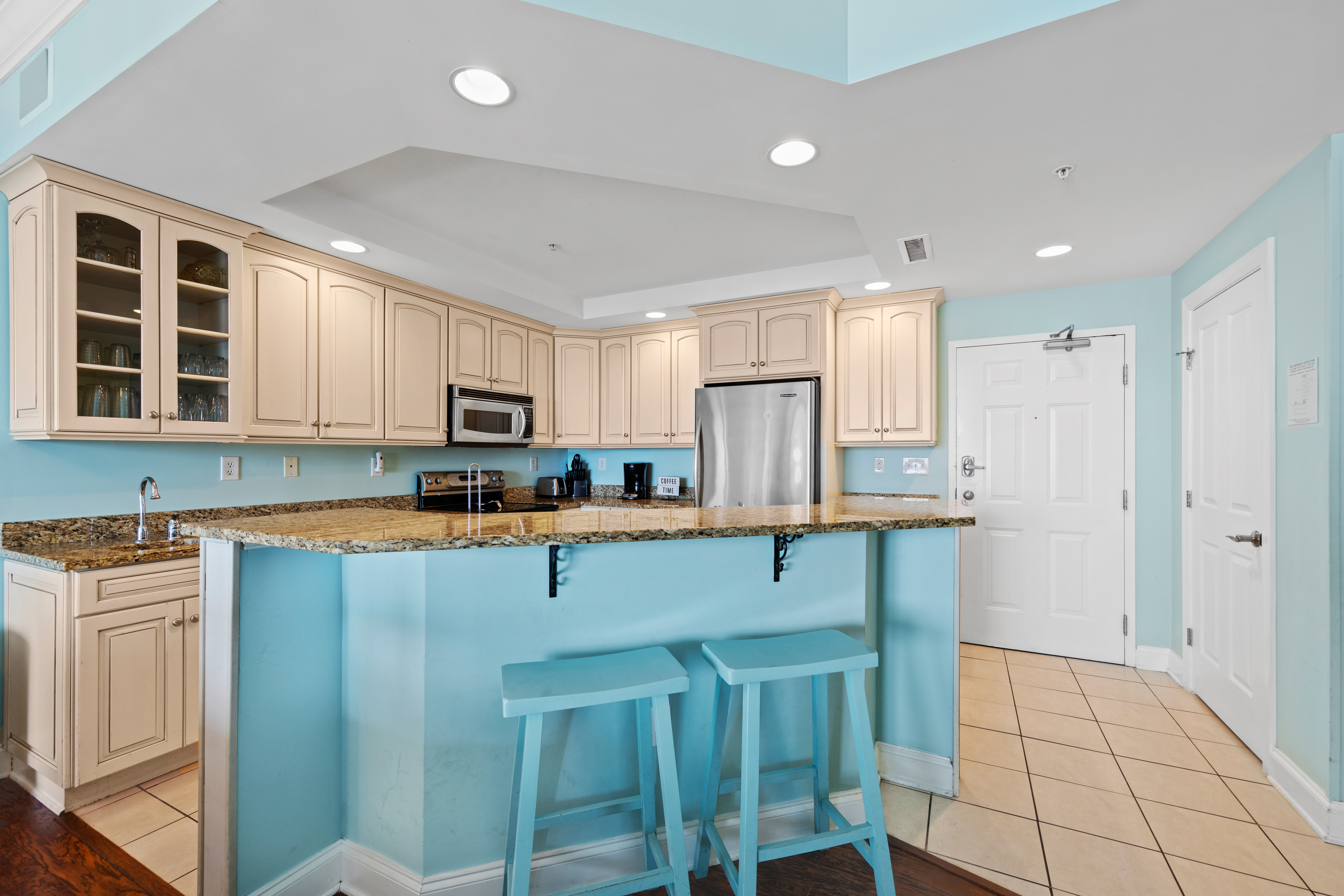 Grab a quick bite before hitting the Beach at the Kitchen Island.