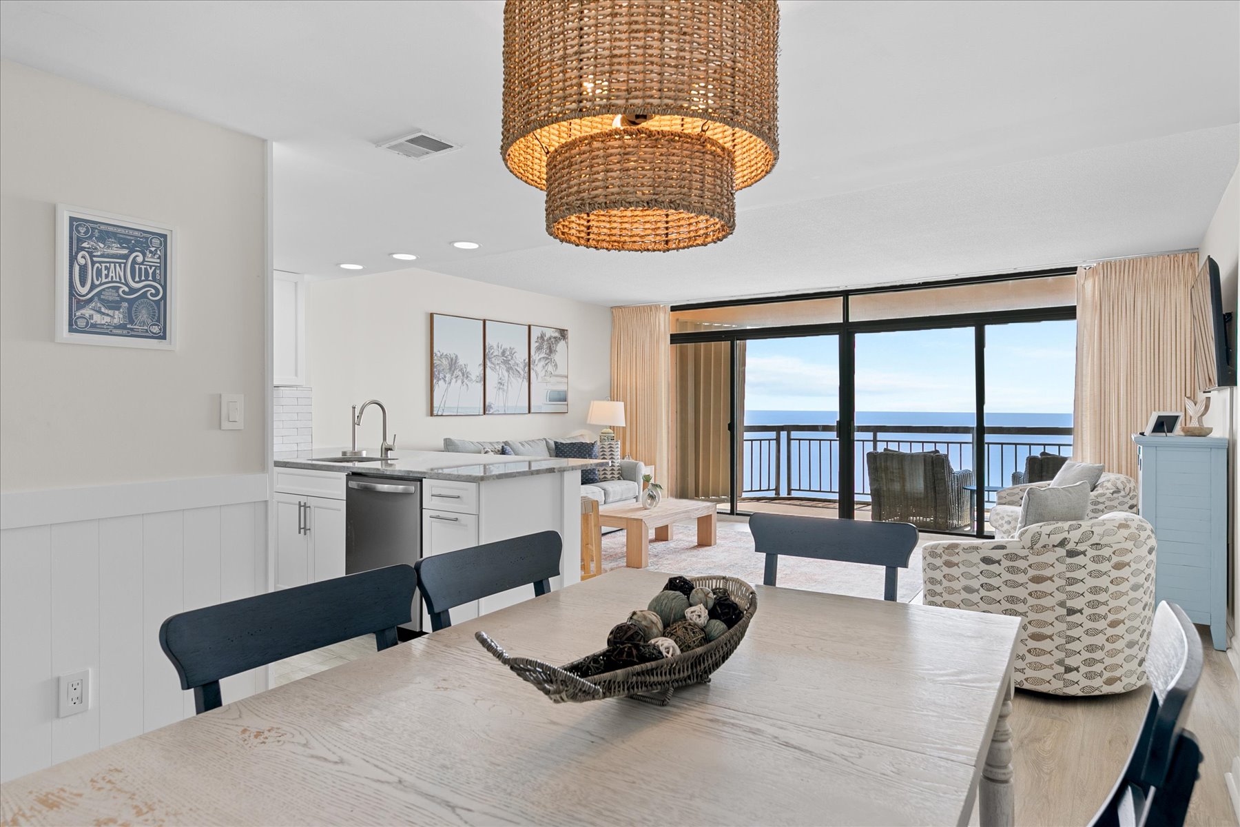 Enjoy the Ocean Views while you Enjoy your Meals!