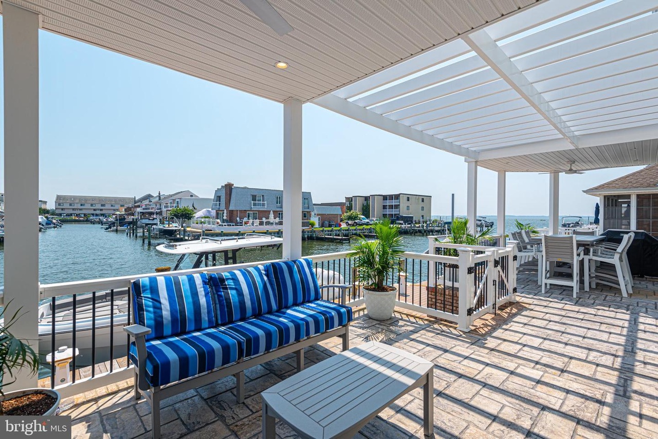 Breathtaking Views of the Canal!