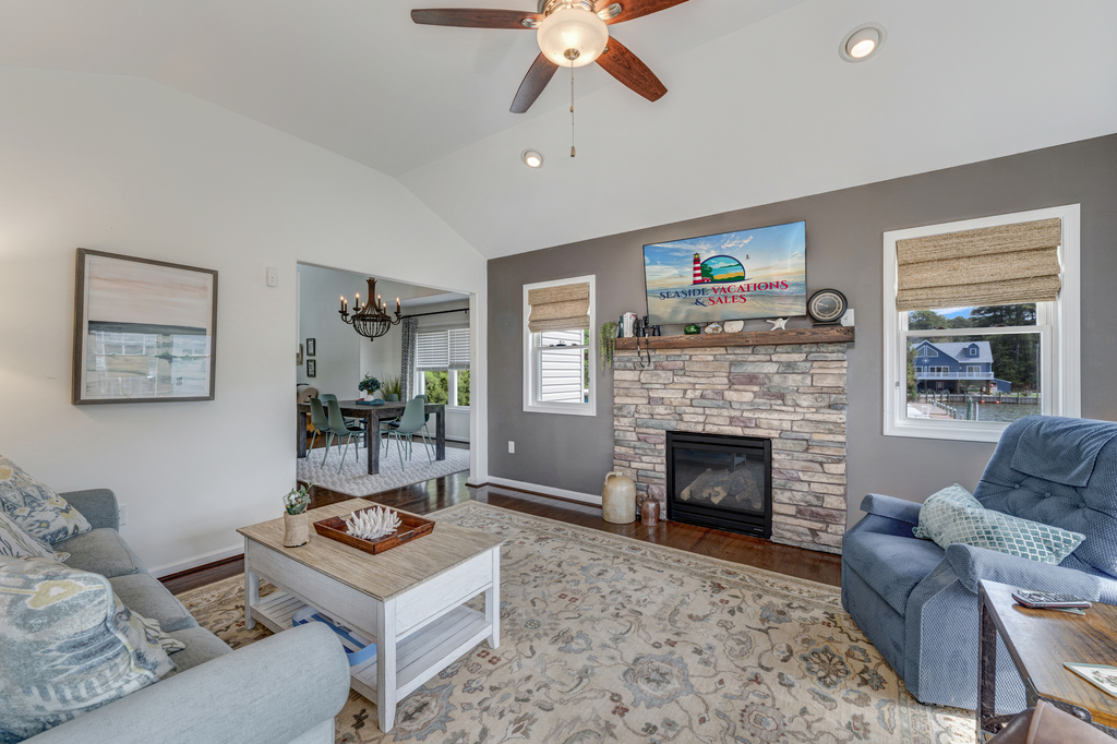 Enjoy Free WiFi and Flat Screen Smart TV.