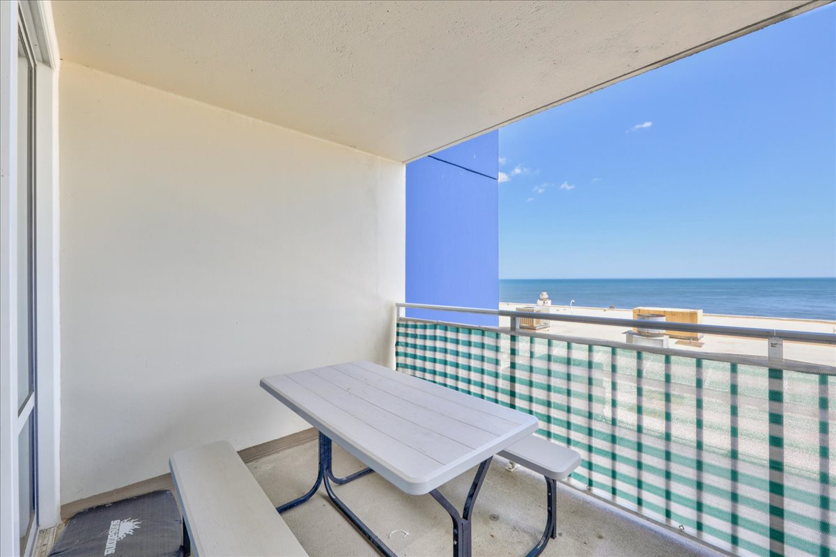 Dine Al Fresco out on your Private Balcony!