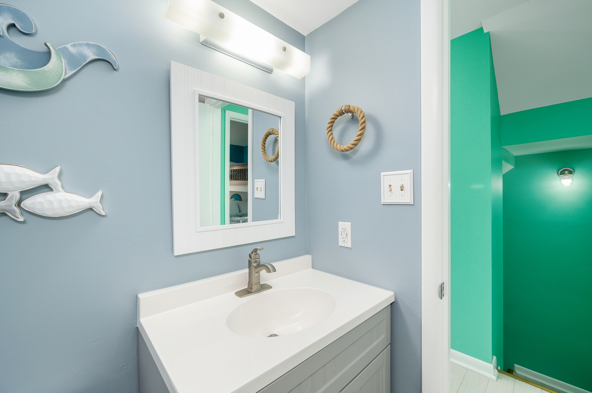 The full Primary Bath will make you feel right at home!