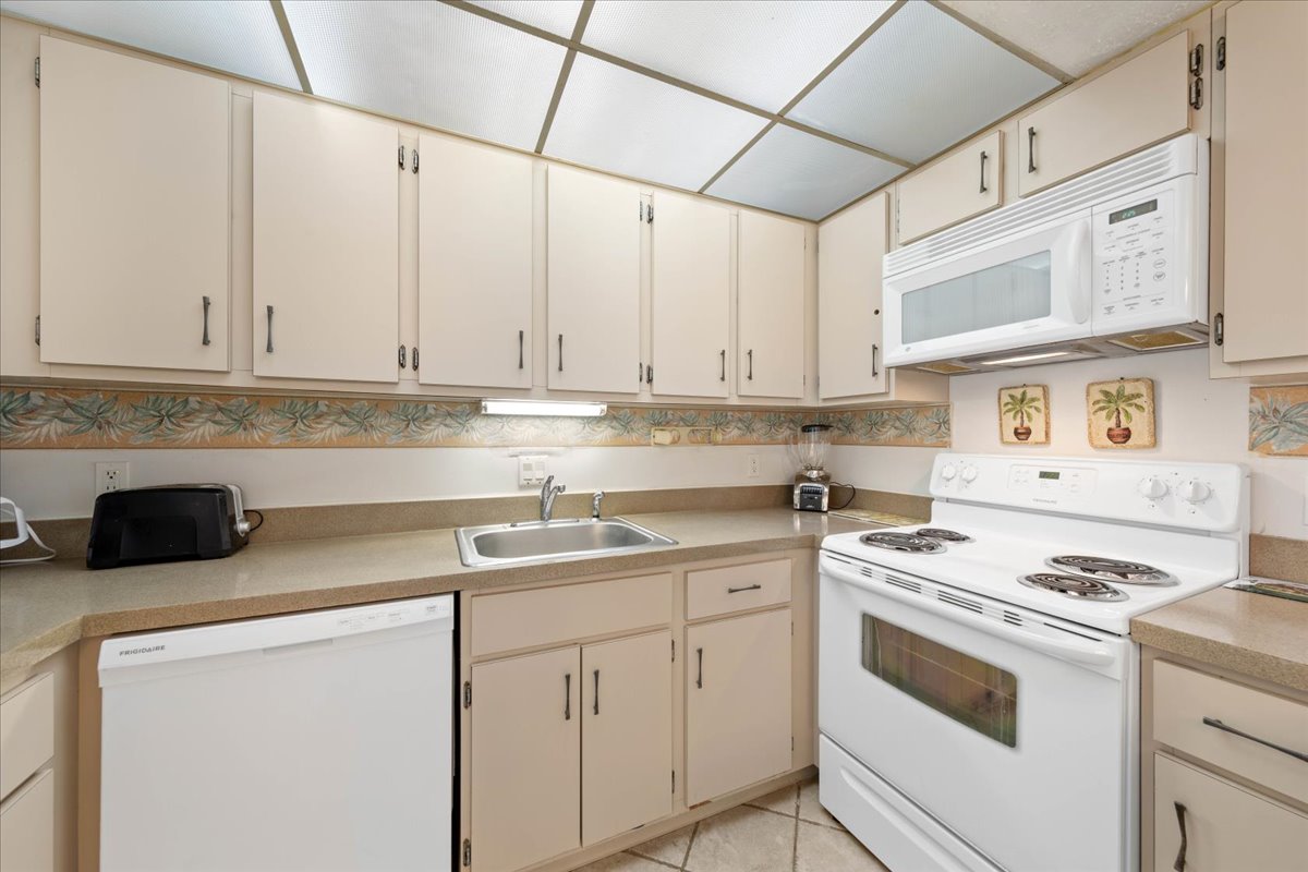 The Open Kitchen is sure to be a Chef's Delight!