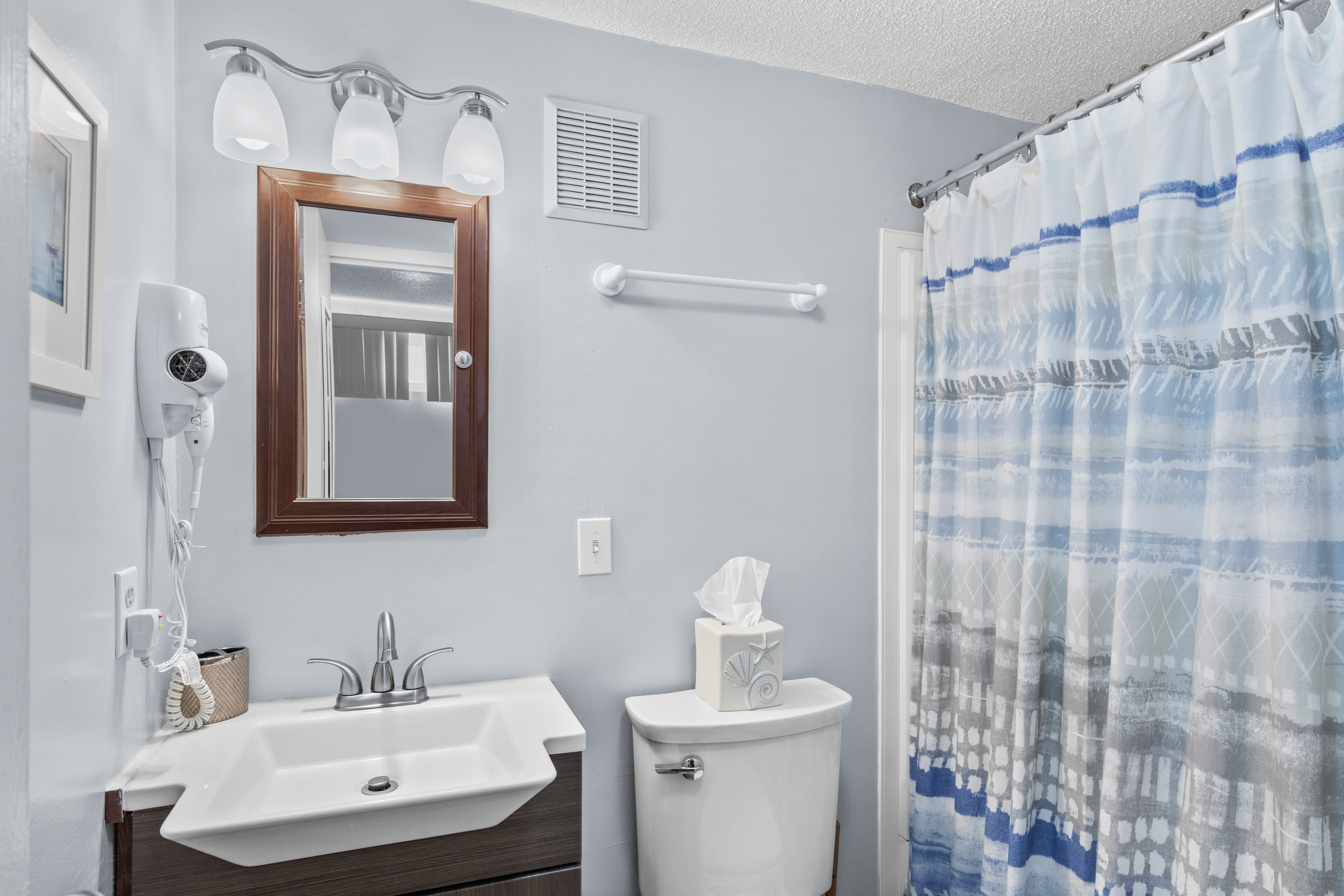 This bedroom also has an attached Full Bath with Shower/Tub Combo!